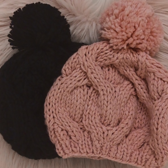 Brand New BUNDLE OF LADIES HANDMADE BEANIE-TOQUE HATS-2CT - Picture 7 of 7
